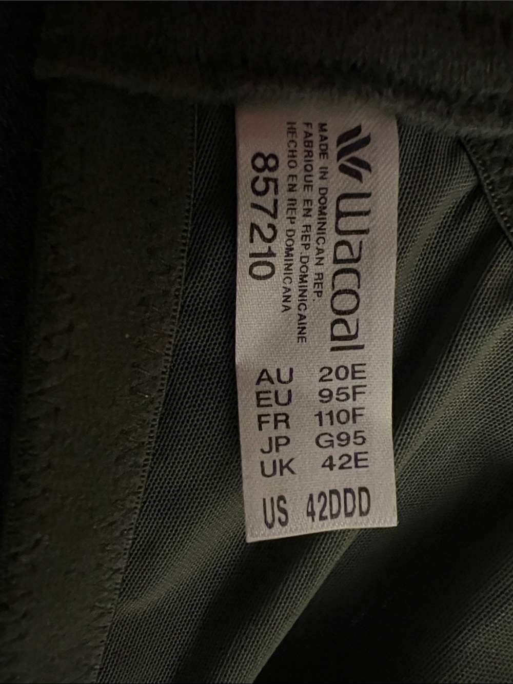 Wacoal Men's Olive Green Jacket - Streamlined Design